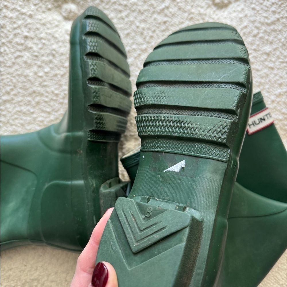 Hunter Women's Tall Rain Boots in Deep Green - Picture 5 of 9